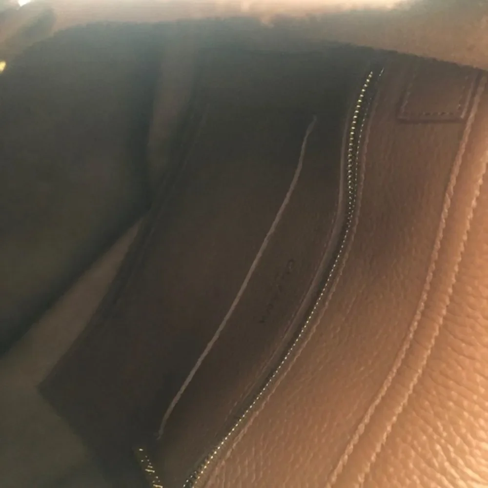 Cuyana Leather Backpack Caramel - Picture 14 of 14